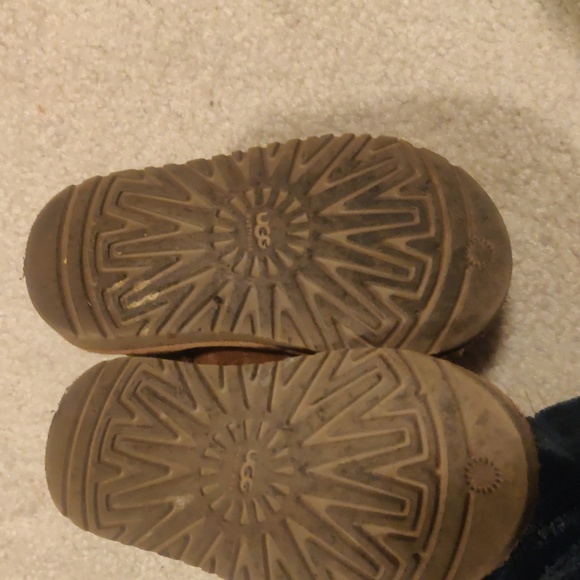 UGG Chestnut Bailey Button Boots kids sz 8 - Picture 8 of 12
